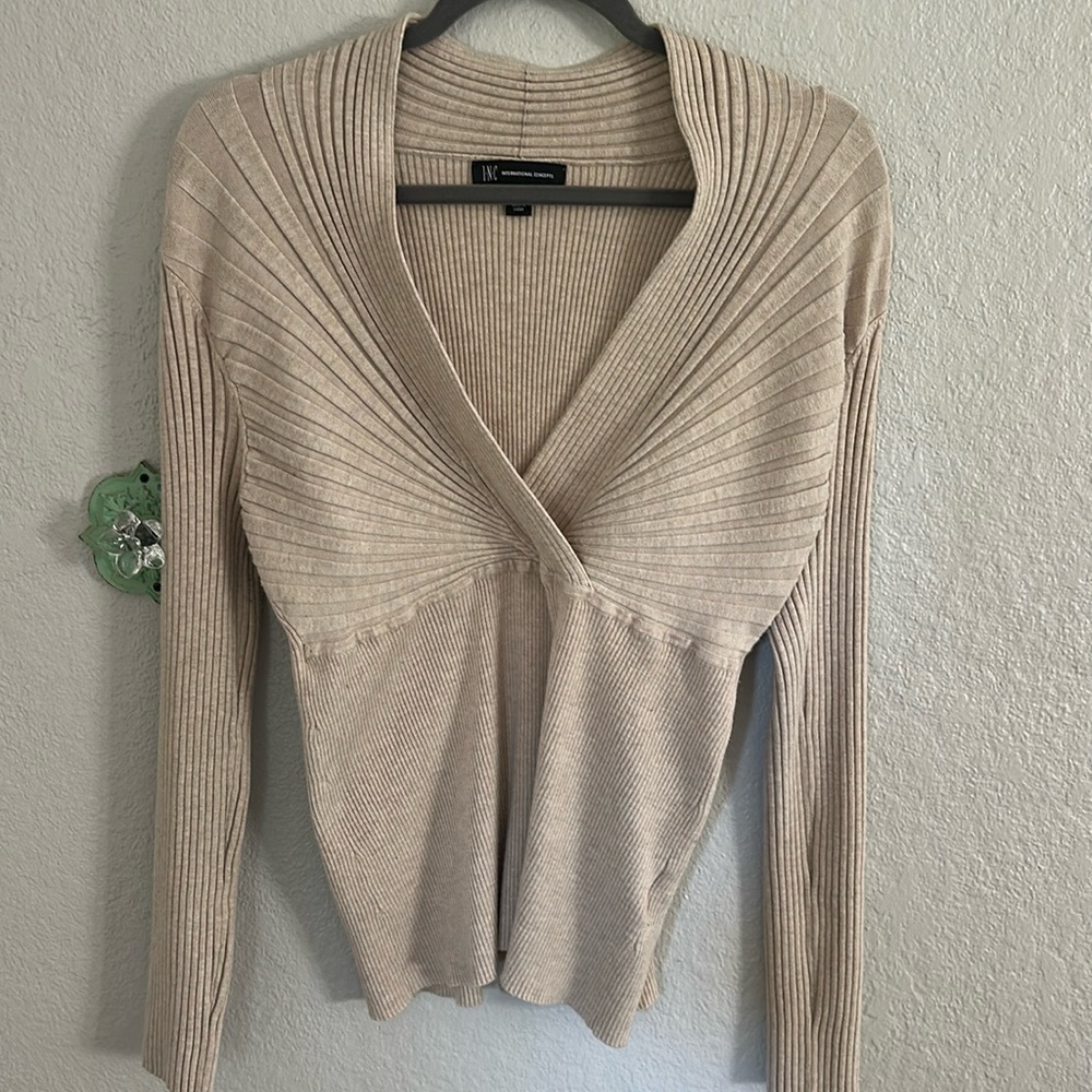Size XXL (fits more like xl) cream sweater